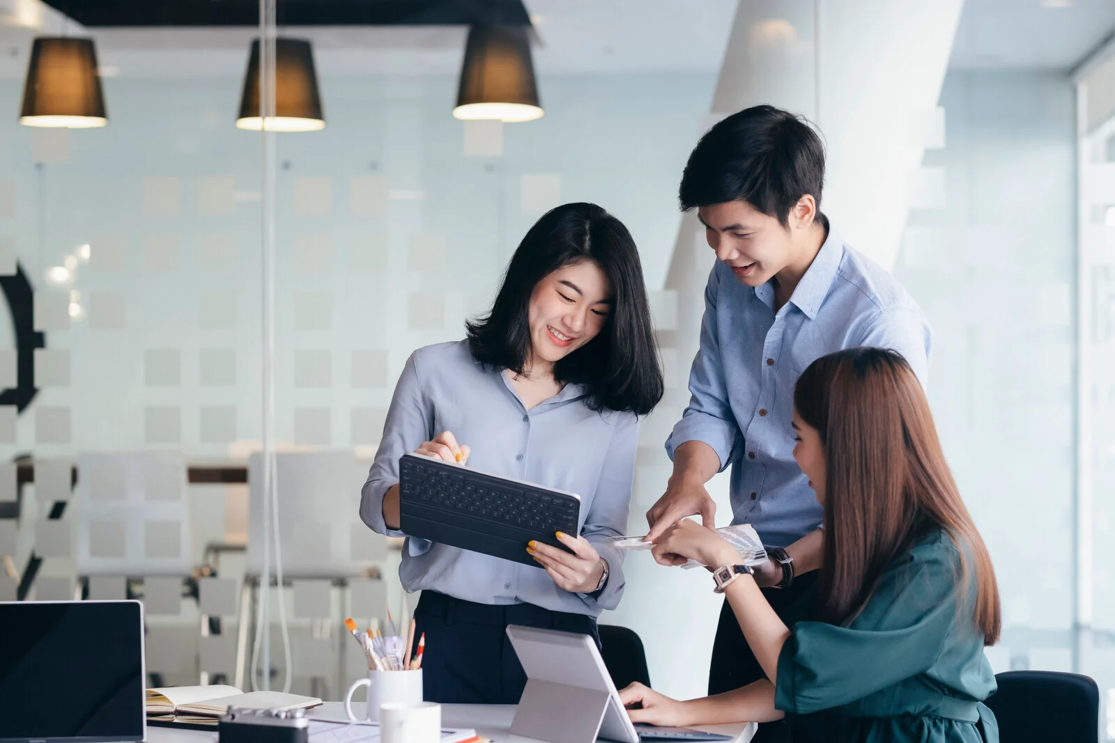 London School of Economics and Political Science - AI and the Future of Organisations: Insights for Business